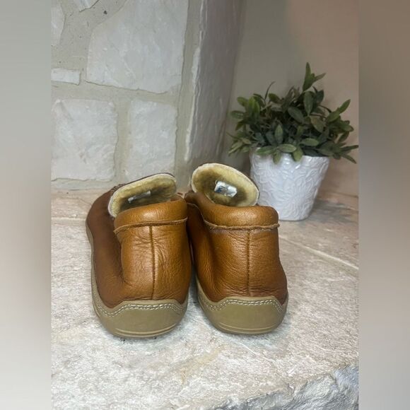 Cabela’s natural brown Leather Shearling Lined Moccasin Slip On slippers sz 15 - Picture 4 of 7